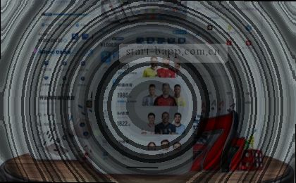 计算器旁的手写笔记划过数据曲线图。